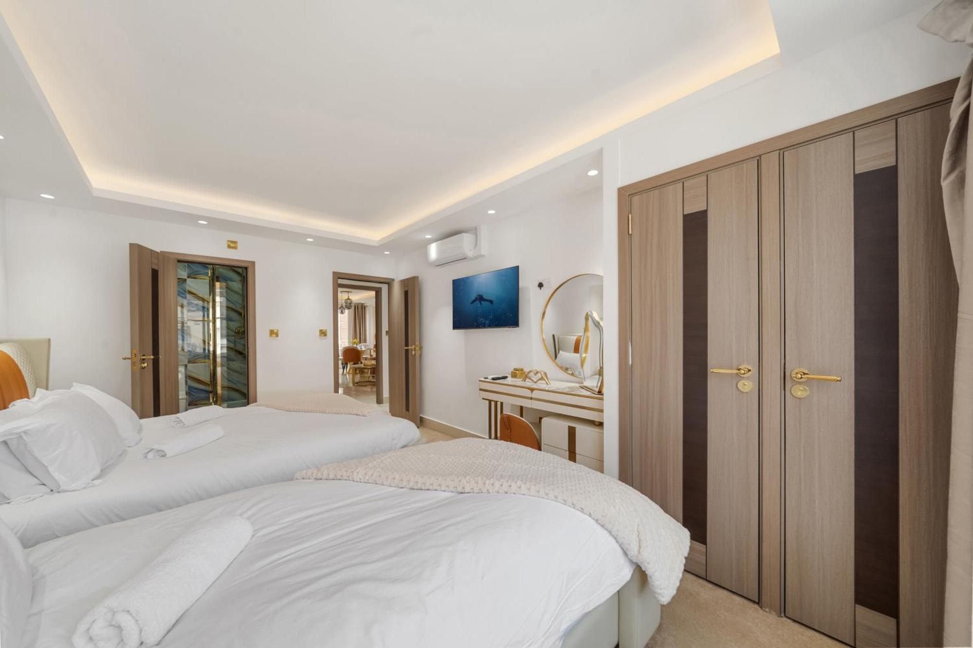 Opulent 2-bedroom In The Heart Of Mayfair H4 London